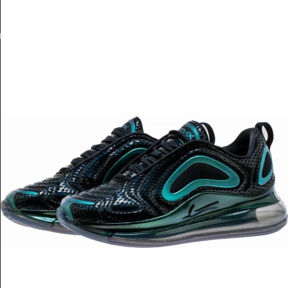 Nike air max women’s running shoes size 8 NWT black green